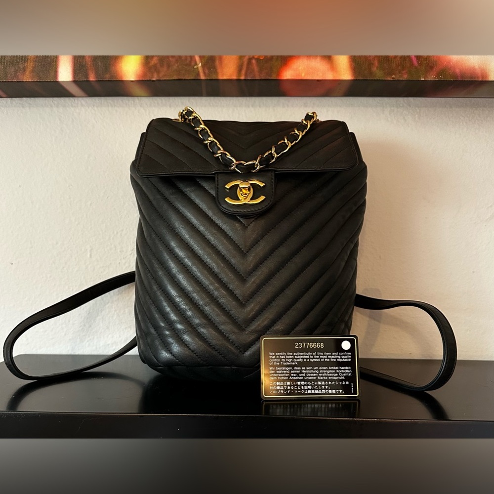 ✨CHANEL✨ Chevron Urban Spirit Black Backpack Gold Chain